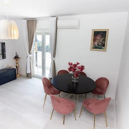 Sea La Vie Centre Апартаменты